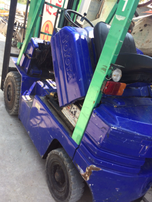 ขาย โตโยต้า รุ่น 5 เบนซิน 1.8 ตัน เสา 3 เมตร