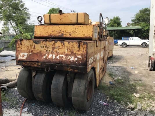 ขายเหมา 3 คัน 755,000 บาท รถบดล้อยาง 7 ล้อ DYNAPAC CP221 สภาพพอใช้ เครื่องดี เกียร์ดี เอกสารเล่มทะเบียน  รถอยู่ จ.ปทุมธานี โทร&amp;ไอดีไลน์ 0610710295