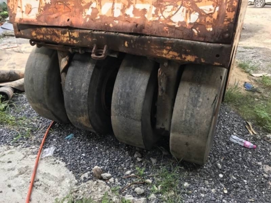 ขายเหมา 3 คัน 755,000 บาท รถบดล้อยาง 7 ล้อ DYNAPAC CP221 สภาพพอใช้ เครื่องดี เกียร์ดี เอกสารเล่มทะเบียน  รถอยู่ จ.ปทุมธานี โทร&amp;ไอดีไลน์ 0610710295