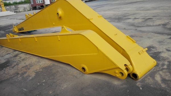 บูมยาว 16 เมตร สำหรับ Komatsu PC200-7,8 ต่อใหม่ยังไม่ได้ใช้งาน อุปกรณ์ครับ (กระบอก+บุ้งกี๋)