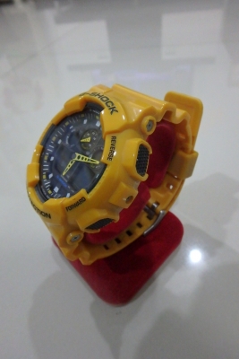 นาฬิกา CASIO G-shock รุ่น GA-100A-9ADR ของแท้ มือสอง สภาพใหม่ ส่งฟรี