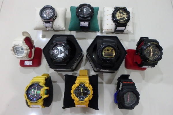 นาฬิกา CASIO G-shock รุ่น GA-100A-9ADR ของแท้ มือสอง สภาพใหม่ ส่งฟรี