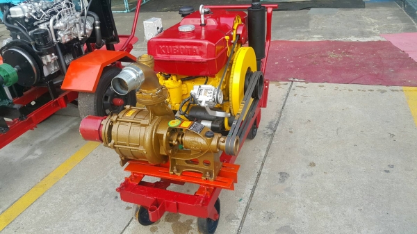 ขายเครื่องสูบนํ้า KUBOTA ER-170-NB2 23 แรง 2 สูบ