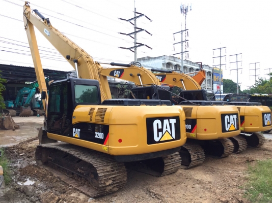 ขายรถแบ็คโฮ CAT 320D (Japan) บูมยาว 8 พันชั่วโมง สภาพดีพร้อมใช้งาน