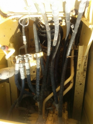 ขายรถแบ็คโฮ KOMATSU PC200-8 ใช้งาน 8 พันชั่วโมง สภาพดี พร้อมลงงาน