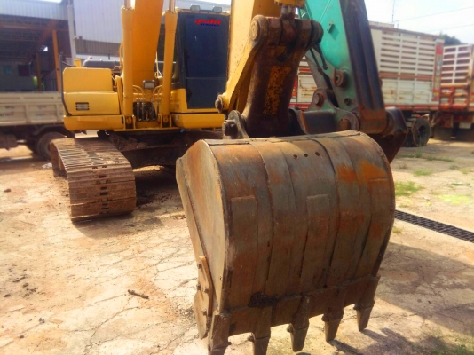 ขายรถแบ็คโฮ KOMATSU PC200-8 ใช้งาน 8 พันชั่วโมง สภาพดี พร้อมลงงาน