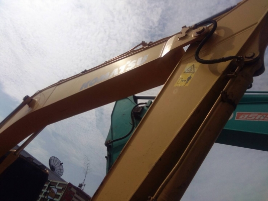 ขายรถแบ็คโฮ KOMATSU PC200-8 ใช้งาน 8 พันชั่วโมง สภาพดี พร้อมลงงาน