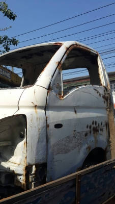 ขายหัวเก๋ง4ล้อบรรทุกฮุนไดH100สภาพเอาไปแต่งนิดหน่อยอุปกรภายในมีขาดบ้างเล็กน้อยราคา18000