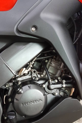 ขออนุญาตขาย HONDA CBR150I NEW วิ่ง 8,XXX KM สภาพพร้อมใช้งาน สภาพสวยเหมือนรถใหม่ป้ายแดง ฟรีค่าโอน