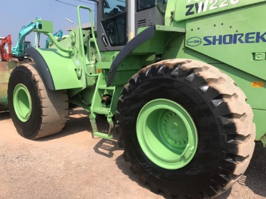 ขายรถตักล้อยาง HITACHI ZW220 (เทียบเท่า WA380-6) รถนอกนำเข้าเองจากญี่ปุ่น สภาพสวยพร้อมใช้งาน มีVDOการทำงานครับ ขายรถตักล้อยาง HITACHI ZW220 (เทียบเท่า WA380-6) รถนอกนำเข้าเองจากญี่ปุ่น สภาพสวยพร้อมใช้งาน มีVDOการทำงานครับ