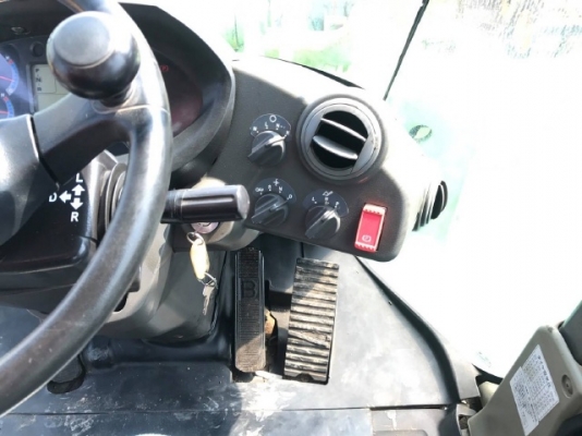 ขายรถตักล้อยาง HITACHI ZW220 (เทียบเท่า WA380-6) รถนอกนำเข้าเองจากญี่ปุ่น สภาพสวยพร้อมใช้งาน มีVDOการทำงานครับ ขายรถตักล้อยาง HITACHI ZW220 (เทียบเท่า WA380-6) รถนอกนำเข้าเองจากญี่ปุ่น สภาพสวยพร้อมใช้งาน มีVDOการทำงานครับ