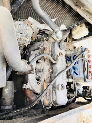 ขายรถโฟคลิฟ KOMATSU  ดีเชล เกียรธรรมดา ขนาด2 ตัน เสาสูง 3เมตร พร้อมใช้