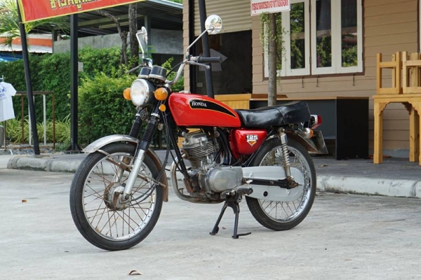 ร้าน  วุฒิ นนบุรี ขาย cg 125สวยๆทะเบียนแท้โอนขนส่ง