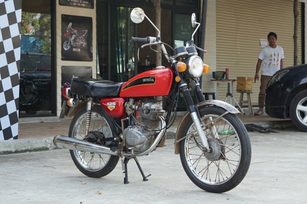 ร้าน  วุฒิ นนบุรี ขาย cg 125สวยๆทะเบียนแท้โอนขนส่ง