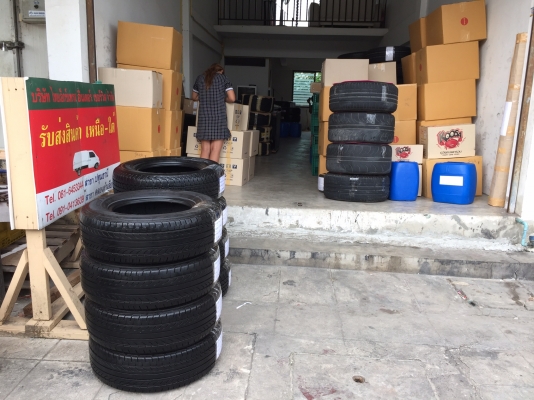 ยาง Bridgestone 245 70 16 ปี17 รอบนี้มา5ชุด ดอกเต็ม ไม่มีปะ ใช้ยาว ราคาไม่แพง ยาง Bridgestone 245 70 16 ปี17 รอบนี้มา5ชุด ดอกเต็ม ไม่มีปะ ใช้ยาว ราคาไม่แพง