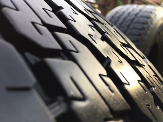 ยาง Bridgestone 245 70 16 ปี17 รอบนี้มา5ชุด ดอกเต็ม ไม่มีปะ ใช้ยาว ราคาไม่แพง ยาง Bridgestone 245 70 16 ปี17 รอบนี้มา5ชุด ดอกเต็ม ไม่มีปะ ใช้ยาว ราคาไม่แพง