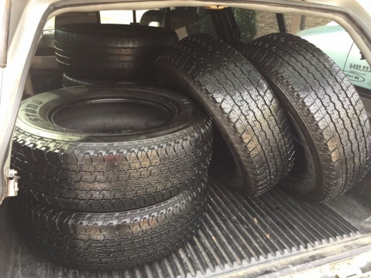 ยาง Bridgestone 245 70 16 ปี17 รอบนี้มา5ชุด ดอกเต็ม ไม่มีปะ ใช้ยาว ราคาไม่แพง ยาง Bridgestone 245 70 16 ปี17 รอบนี้มา5ชุด ดอกเต็ม ไม่มีปะ ใช้ยาว ราคาไม่แพง