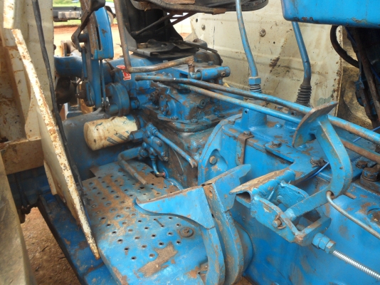 รถไถ  พร้อมใช้งาน6600 แท้ สนใจโทรติดต่อ  089 9383433มีทะเบียนพร้อมโอน