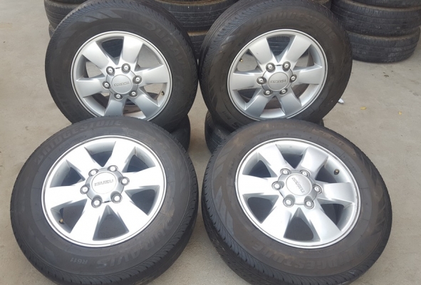 ขายล้อISUZU All 16 ยาง215/65/16 ปี15  4 ล้อ