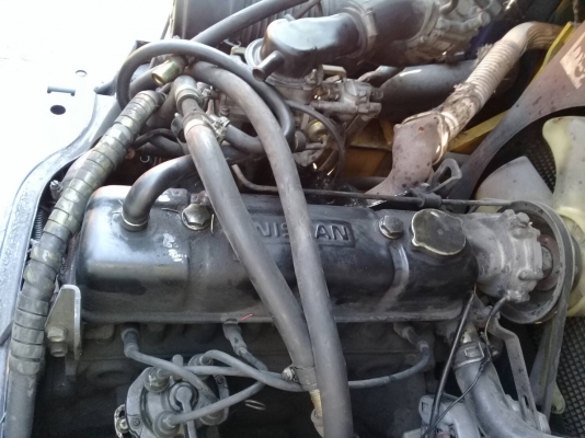 +++ ขายโฟล์คลิิฟท์  KOMATSU FG25-14  ขนาด  2.5  ตัน  เครื่องยนต์เบนซิน แก๊ส  เสา 4.3  ม. เข้าตู้  งาสไลด์  เกียร์ธรรมดา  ยางตันครับ