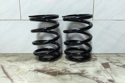 ขายสปริงหลังเดิมรถ TOYOTA รุ่น GRANVIA ปี97-01 แท้ญี่ปุ่น