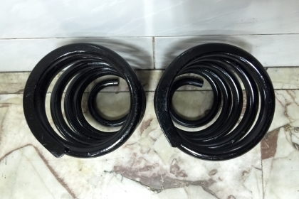 ขายสปริงหลังเดิมรถ TOYOTA รุ่น GRANVIA ปี97-01 แท้ญี่ปุ่น