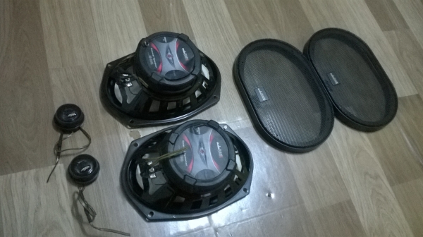 ขายลำโพง audio quart รุ่น AQ-6945  สภาพok ให้หมดเลยตามรูป ราคา800 โทร0924462525โส