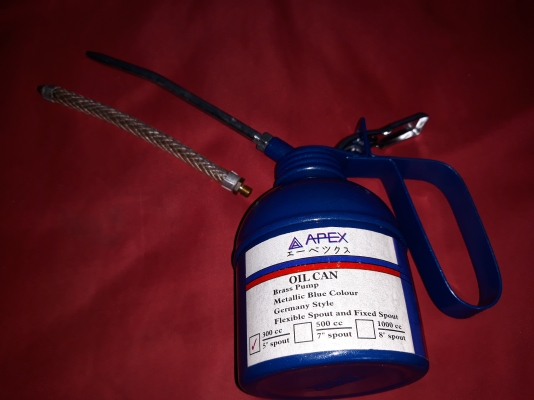 ขายกาหยอดน้ำมัน APEX JAPAN. มีสายแข็งและสายอ่อน