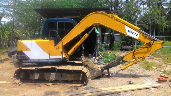 KOBELCO SK60 MARK 3 450,000 ต่อรอง 086-314-3259 เล็ก