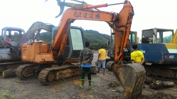 HITACHI EX60-3 ราคา 580,000 ต่อรอง 086-3143259 เล็ก