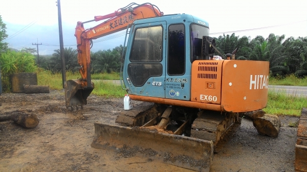 HITACHI EX60-3 ราคา 580,000 ต่อรอง 086-3143259 เล็ก