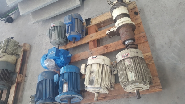 ขายมอเตอร์ 1 พาเลท 20,000 บาท