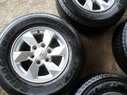 แม็กป้ายแดงขอบ16 เอนไกแท้ 6รู139 ใหม่กริ๊บ รัดยางสวย บริดสโตน 245/70R16 ปี15