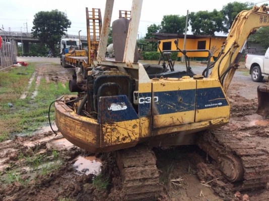 KOMATSU PC 30-6 KOMATSU PC 30-6