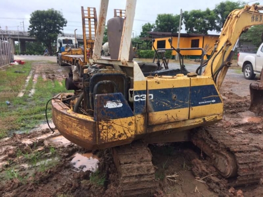 KOMATSU PC 30-6 KOMATSU PC 30-6