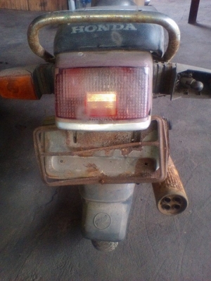 ขาย Honda wing125 เก่าๆจอดทิ้งนาน ไม่มีเอกสารครับ ตามในรูป 5500 บาท