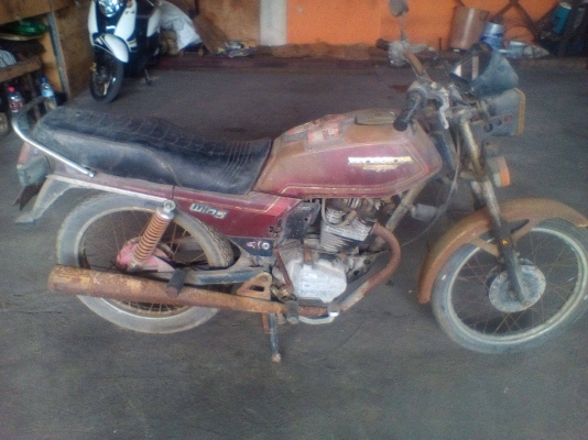 ขาย Honda wing125 เก่าๆจอดทิ้งนาน ไม่มีเอกสารครับ ตามในรูป 5500 บาท