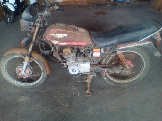 ขาย Honda wing125 เก่าๆจอดทิ้งนาน ไม่มีเอกสารครับ ตามในรูป 5500 บาท ขาย Honda wing125 เก่าๆจอดทิ้งนาน ไม่มีเอกสารครับ ตามในรูป 5500 บาท