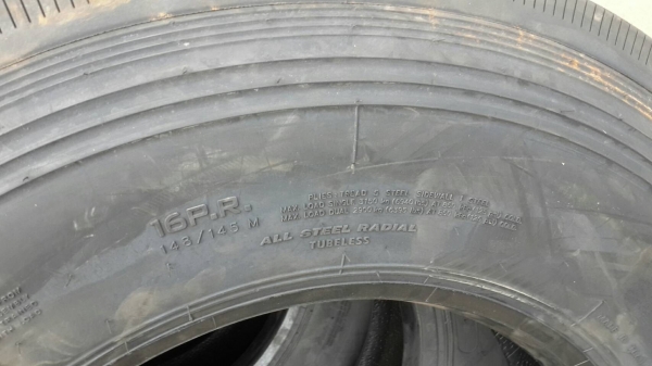 ** ราคา 5,700 **ยางใหม่มือหนึ่ง 11R22.5 โอตานิ(ลบตรา ) ปี17 ทุกเส้น เข้ามาไม่กี่เส้นเส้น สนใจโทร 0956455945