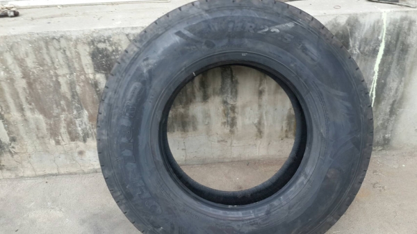 ** ราคา 5,700 **ยางใหม่มือหนึ่ง 11R22.5 โอตานิ(ลบตรา ) ปี17 ทุกเส้น เข้ามาไม่กี่เส้นเส้น สนใจโทร 0956455945
