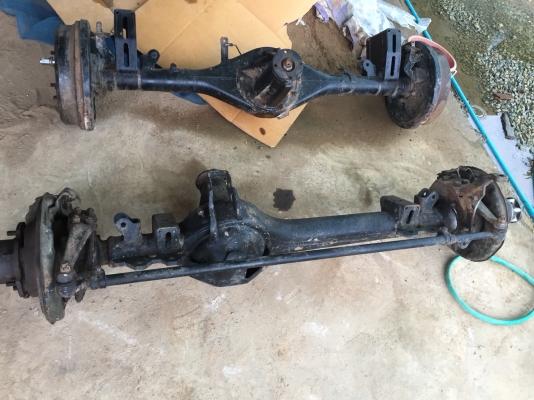 คานหน้า LN65 คานหลัง LN106 เฟือง 8:39 สภาพดี เบอร์ใหม่ 098-176-9819