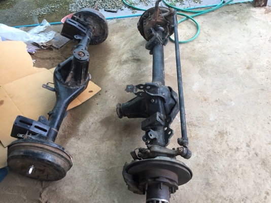 คานหน้า LN65 คานหลัง LN106 เฟือง 8:39 สภาพดี เบอร์ใหม่ 098-176-9819