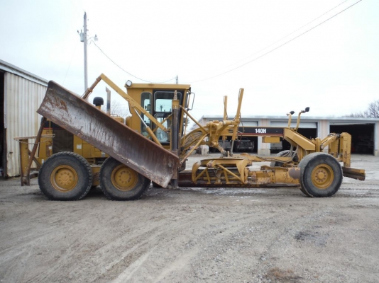 ถึงไทยเร็วๆนี้ 140H#2ZK08005 ปี2003 ซีเรียล8000 สูงมากๆ สวยๆ รวมติดScarifierหน้า ไม่แพงเลยครับ 092-929-994