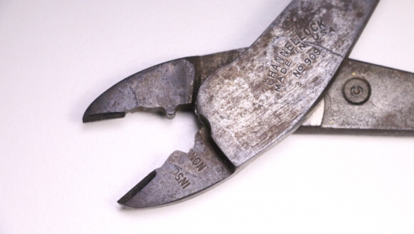 คีมตัด/ย้ำสายไฟ CHANNELLOLCK. Made in USA (เก่าเก็บ) คีมตัด/ย้ำสายไฟ CHANNELLOLCK. Made in USA (เก่าเก็บ)