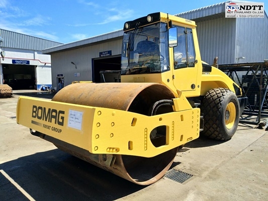 ขายรถบด19ตัน BOMAG BW219D-4 ห้องเก๋ง เก่านอกไม่เคยใช้ในไทย ราคาคุยได้ครับ โทร. 092-929-9942 ธีรเทพครับ