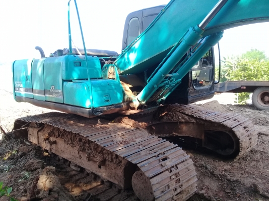 ขายรถแบคโฮ KOBELCO SK200 YN10 โซ่ใหม่เครื่องดีปั้มดี ขายรถแบคโฮ KOBELCO SK200 YN10 โซ่ใหม่เครื่องดีปั้มดี