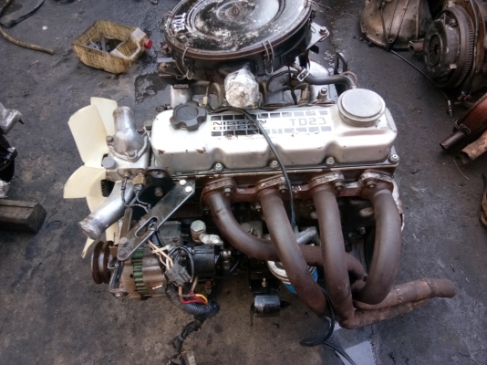 เครื่องยนต์ นิสสัน TD23 เครื่องสวยๆไม่มีไอ เครื่องยนต์ นิสสัน TD23 เครื่องสวยๆไม่มีไอ