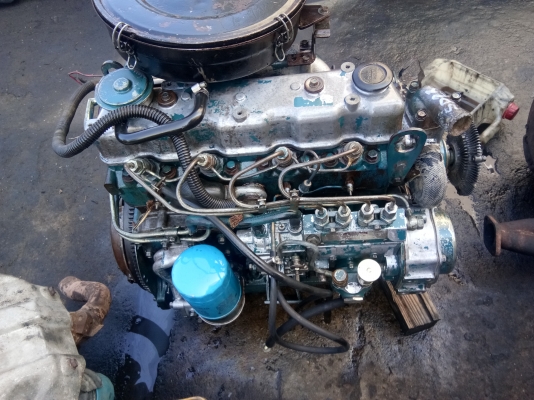 เครื่องยนต์ นิสสัน  SD23 สวยๆไม่มีไอ มีหลายตัว