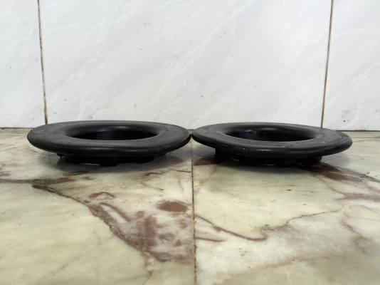 ขายยางรองสปริงหลังรถ TOYOTA รุ่น GRANVIA ปี 97-01