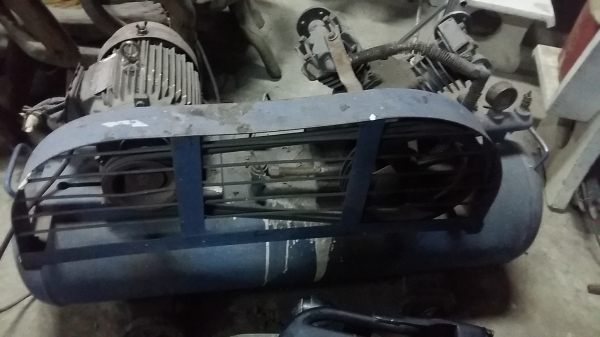 ขาย ปั้มลม tiger 2แรงมอเตอ3แรงไฟ3เฟส ใช้งานได้ค่ะ ต้องการตัวใหญ่เลยเปลี่ยนใหม่ค่ะ